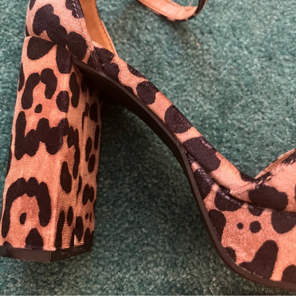 Leopard Animal Print Platform Heels Ankle Strap Size 8.5 Mossimo Supply Co - Picture 4 of 14